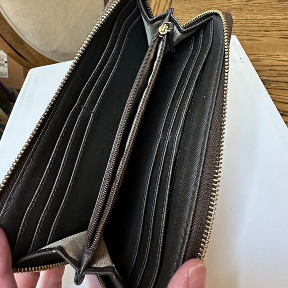 Michael Kors Monogram Zip Around Wallet Womens Black/Brown Leather - Like New - Picture 10 of 15